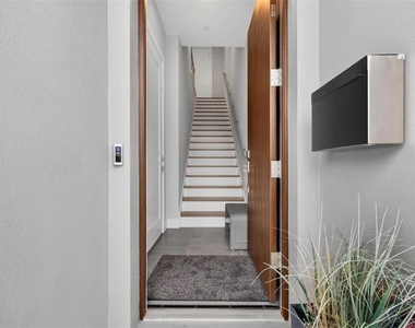 374 6th Street S - Photo Thumbnail 1