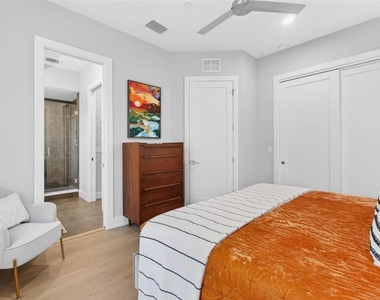 374 6th Street S - Photo Thumbnail 14