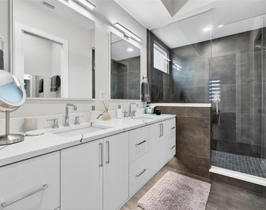 374 6th Street S - Photo Thumbnail 15