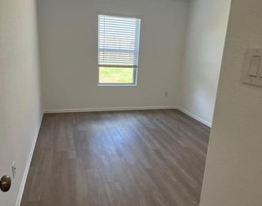 5224 Pine Pass Drive - Photo Thumbnail 12