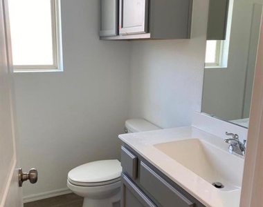 5224 Pine Pass Drive - Photo Thumbnail 16