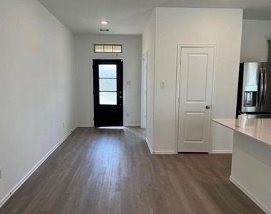 5224 Pine Pass Drive - Photo Thumbnail 2