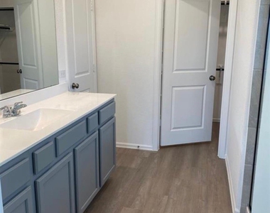 5224 Pine Pass Drive - Photo Thumbnail 10