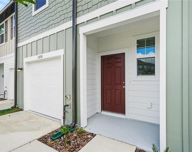 11898 Sylvia Street - Photo Thumbnail 2
