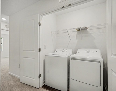 11898 Sylvia Street - Photo Thumbnail 22