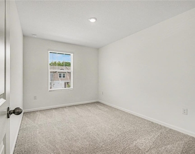 11898 Sylvia Street - Photo Thumbnail 17