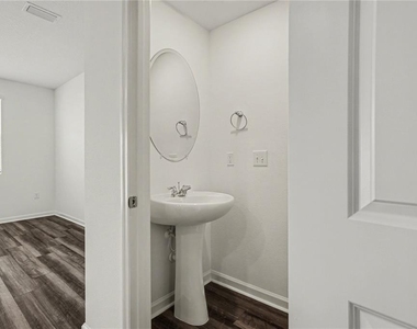 11898 Sylvia Street - Photo Thumbnail 11