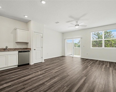 11898 Sylvia Street - Photo Thumbnail 7