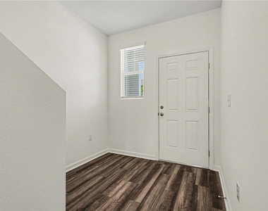 11898 Sylvia Street - Photo Thumbnail 3