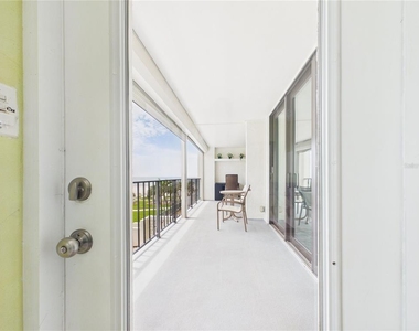 1400 Gulf Boulevard - Photo Thumbnail 11