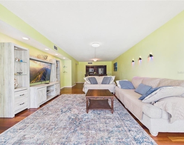 1400 Gulf Boulevard - Photo Thumbnail 5