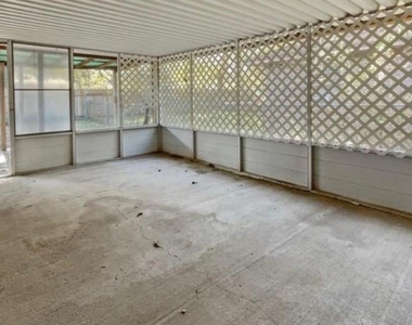 809 Cub Ln - Photo Thumbnail 6