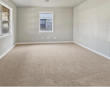 809 Cub Ln - Photo Thumbnail 2