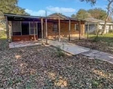809 Cub Ln - Photo Thumbnail 7