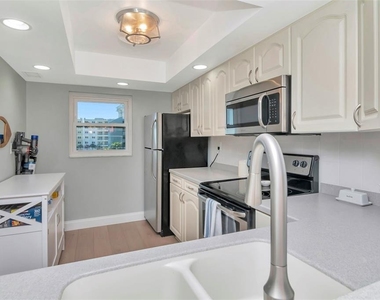 17580 Gulf Boulevard - Photo Thumbnail 7