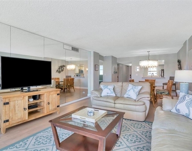 17580 Gulf Boulevard - Photo Thumbnail 13