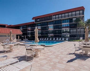 17580 Gulf Boulevard - Photo Thumbnail 26