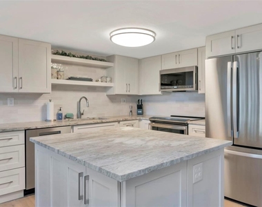 17580 Gulf Boulevard - Photo Thumbnail 2