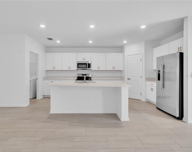 6115 Blue Paloma Court - Photo Thumbnail 7