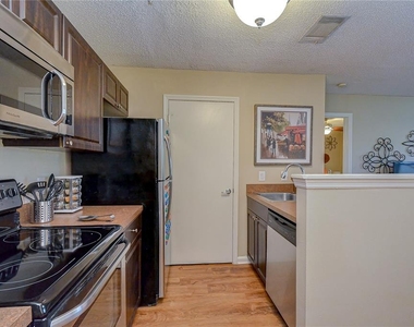 11901 4th Street N - Photo Thumbnail 6