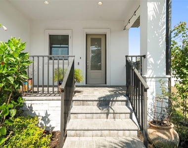 6209 S 3rd Street - Photo Thumbnail 2