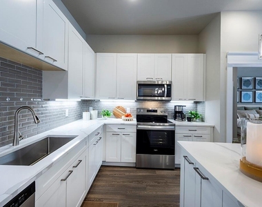 125 Prairie Parkway - Photo Thumbnail 9