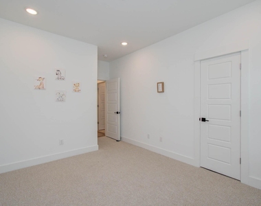 970 Highland Sound Lane - Photo Thumbnail 21