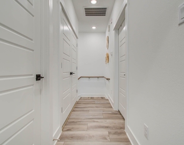 970 Highland Sound Lane - Photo Thumbnail 13