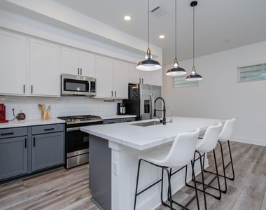 970 Highland Sound Lane - Photo Thumbnail 1