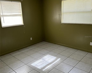 8892 79th Place - Photo Thumbnail 7