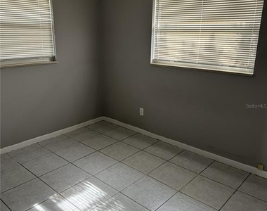 8892 79th Place - Photo Thumbnail 5