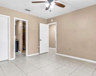 2610 E Lake Avenue - Photo Thumbnail 15