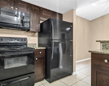 2610 E Lake Avenue - Photo Thumbnail 12
