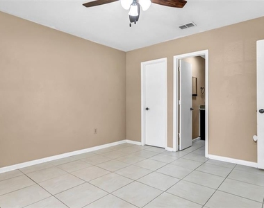 2610 E Lake Avenue - Photo Thumbnail 16
