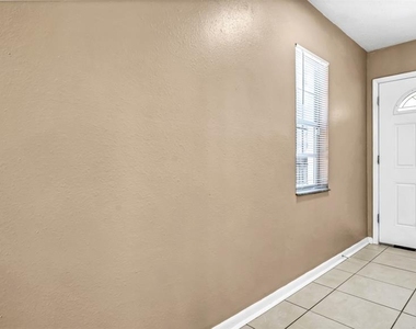 2610 E Lake Avenue - Photo Thumbnail 5
