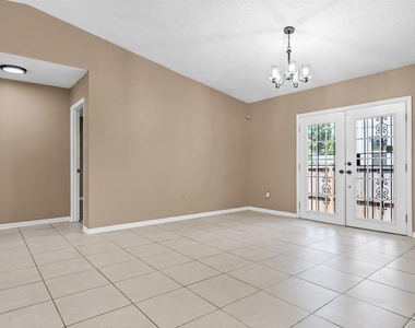 2610 E Lake Avenue - Photo Thumbnail 8