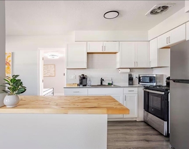 8911 Oren Avenue - Photo Thumbnail 6