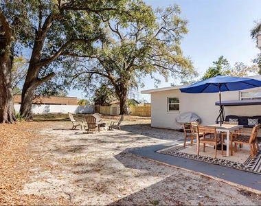 8911 Oren Avenue - Photo Thumbnail 14