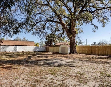 8911 Oren Avenue - Photo Thumbnail 16