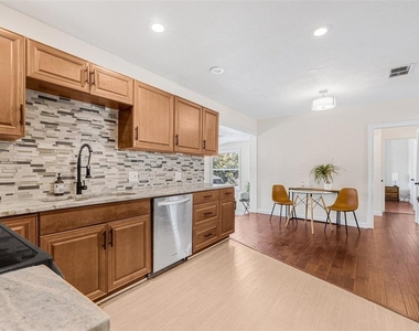 3301 9th Avenue N - Photo Thumbnail 7
