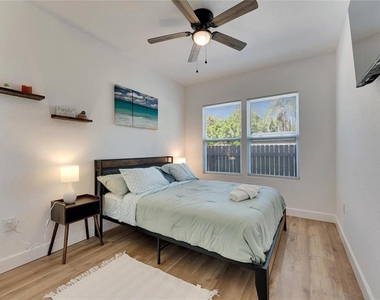 1021 E 25th Avenue - Photo Thumbnail 11