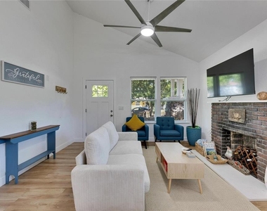 1021 E 25th Avenue - Photo Thumbnail 3