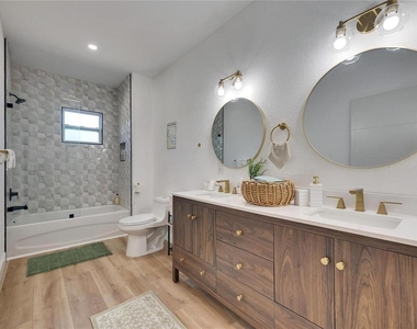 1021 E 25th Avenue - Photo Thumbnail 8