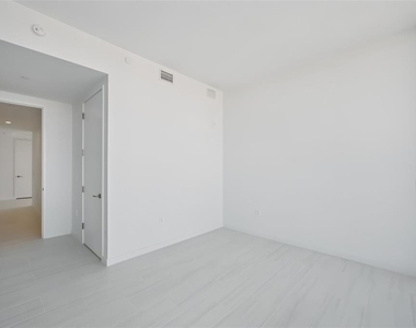 400 Central Avenue - Photo Thumbnail 22
