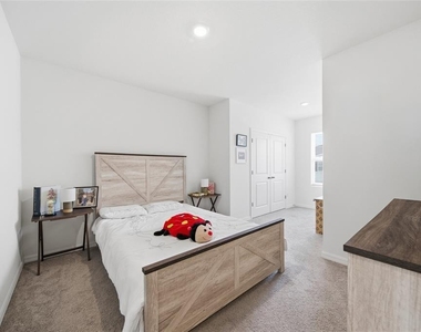 1340 Colt Creek Place - Photo Thumbnail 31