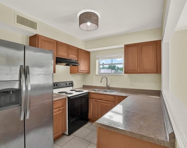 6360 1st Street N - Photo Thumbnail 10