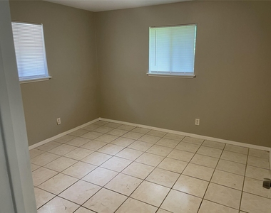 8915 Reamer Street - Photo Thumbnail 6