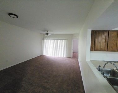 9515 Grovedale Circle - Photo Thumbnail 3