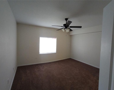 9515 Grovedale Circle - Photo Thumbnail 4