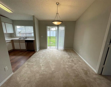 12115 Feldwood Creek Lane - Photo Thumbnail 5